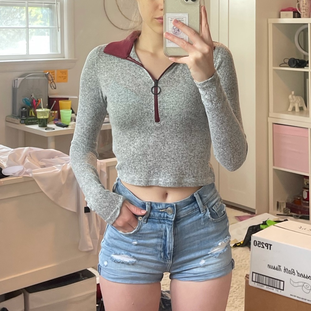 Urban outfitters cropped long sleeve collar top